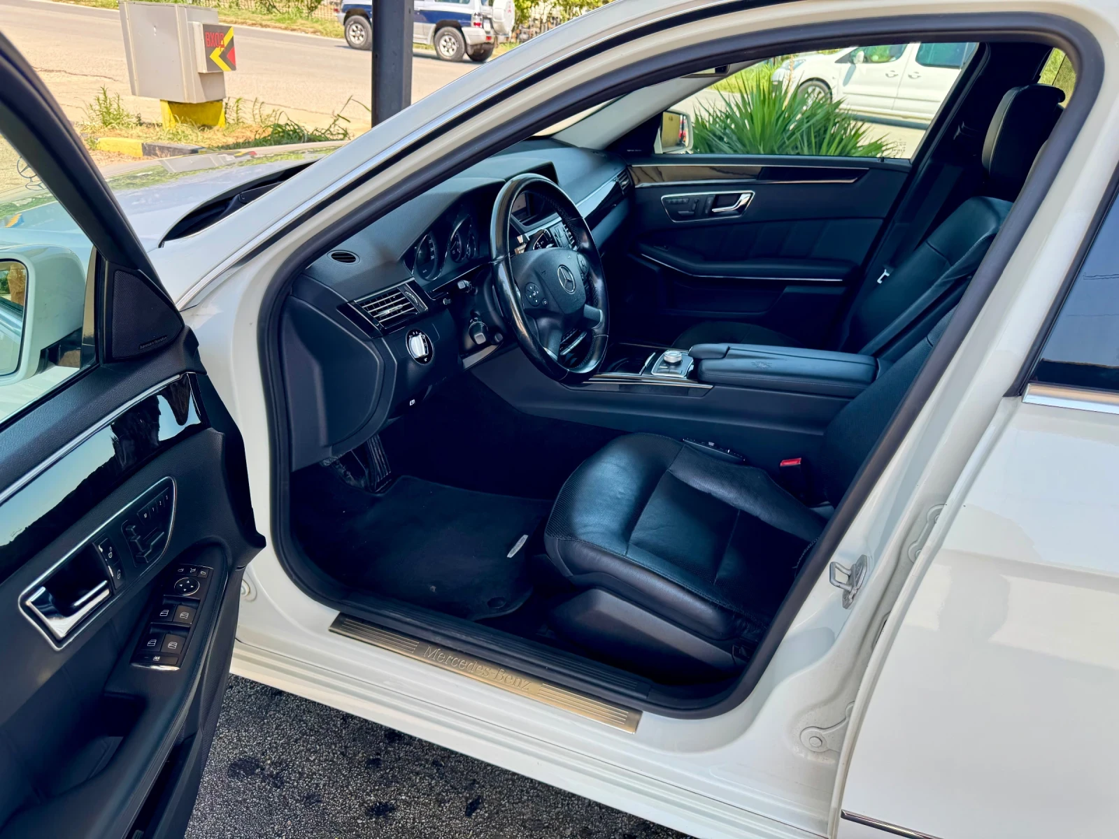 Mercedes-Benz E 500 Подгрев Обдухване Дистроник Масажи - FULL, снимка 9 - Автомобили и джипове - 55042143