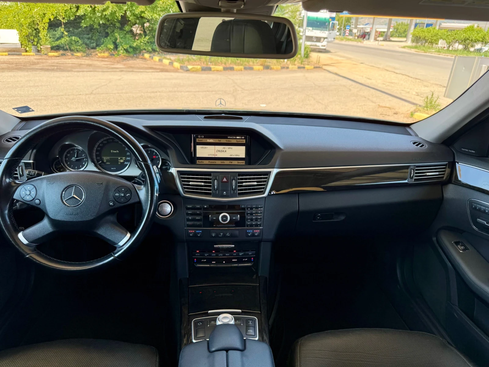Mercedes-Benz E 500 Подгрев Обдухване Дистроник Масажи - FULL, снимка 14 - Автомобили и джипове - 55042143