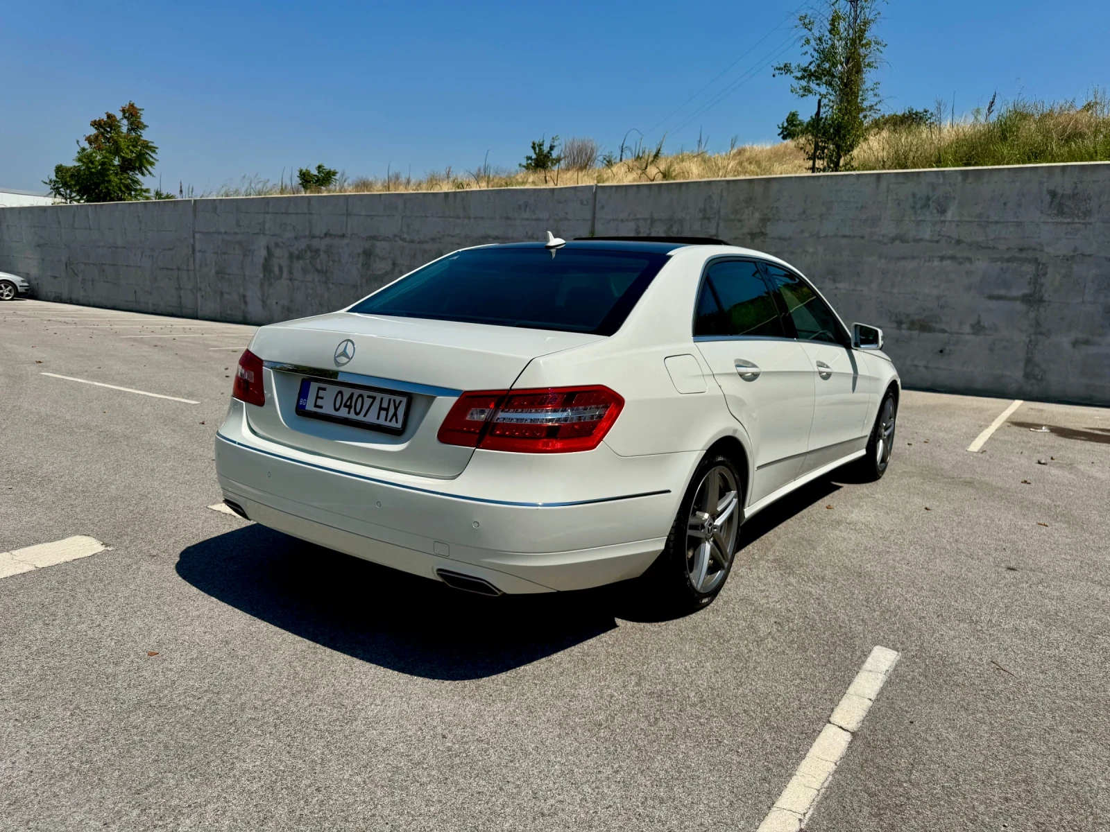 Mercedes-Benz E 500 Подгрев Обдухване Дистроник Масажи - FULL, снимка 5 - Автомобили и джипове - 55042143
