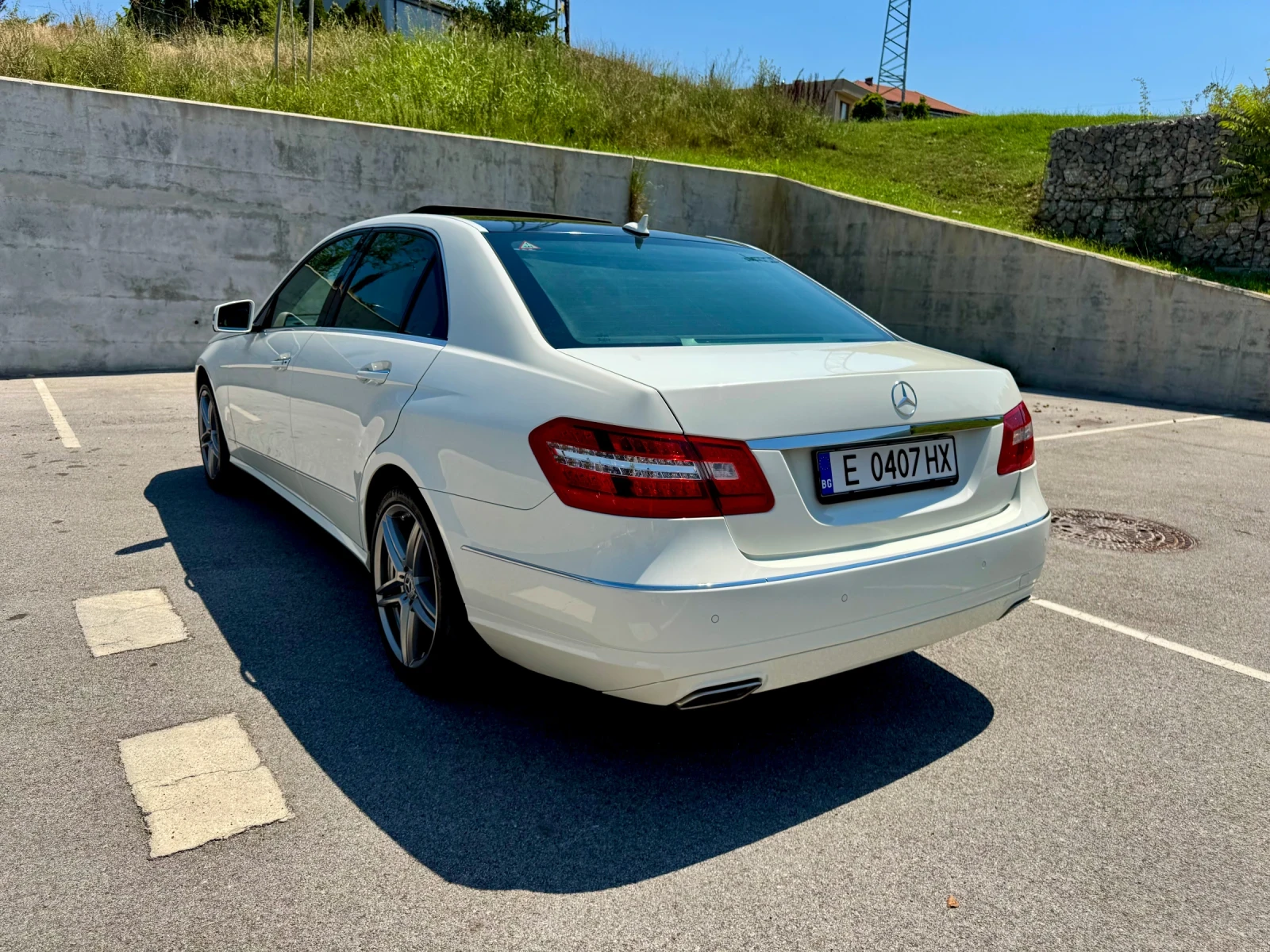 Mercedes-Benz E 500 Подгрев Обдухване Дистроник Масажи - FULL, снимка 7 - Автомобили и джипове - 55042143