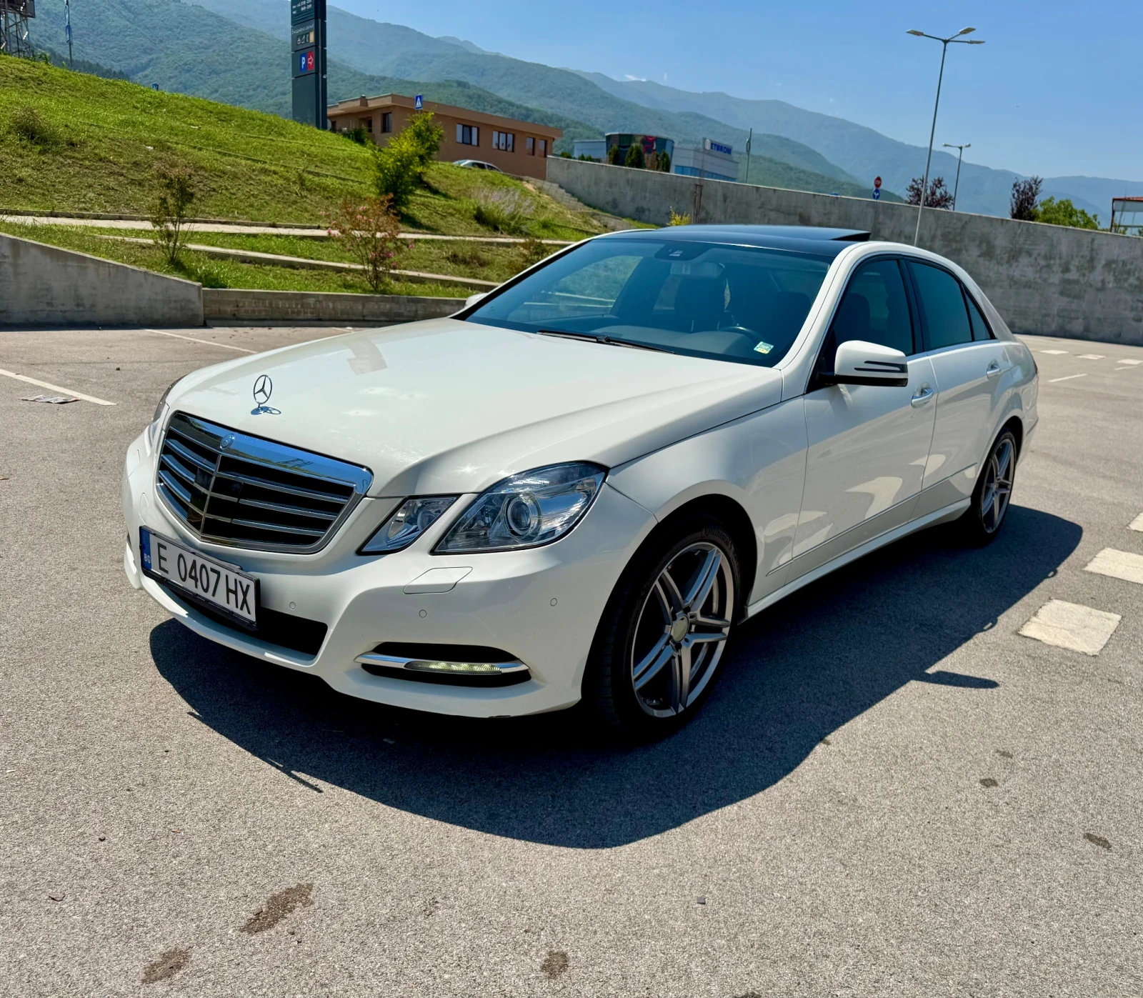 Mercedes-Benz E 500 Подгрев Обдухване Дистроник Масажи - FULL