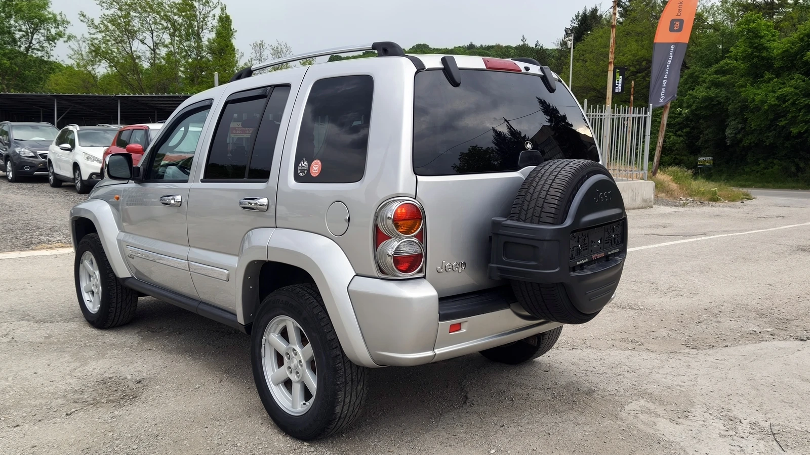 Jeep Cherokee 2.8CRD 137 000 km., снимка 3 - Автомобили и джипове - 54463615