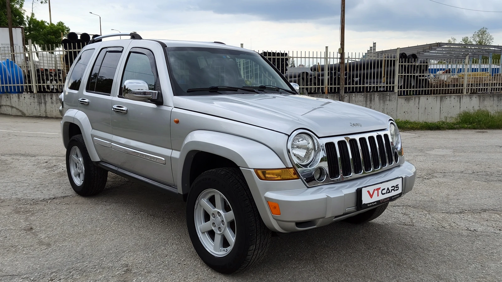Jeep Cherokee 2.8CRD 137 000 km., снимка 7 - Автомобили и джипове - 54463615