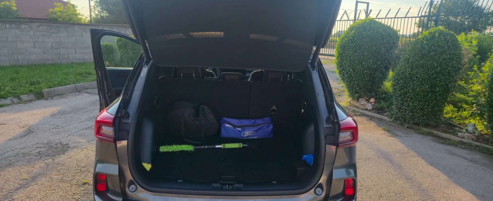 Ford Kuga ST-LiNE X, снимка 4 - Автомобили и джипове - 54839145