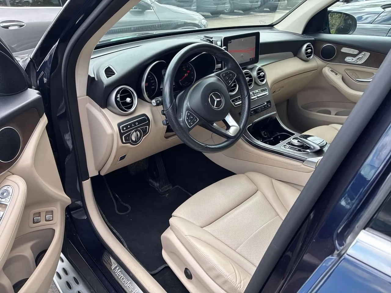 Mercedes-Benz GLC * 350e * CARFAX * БЕЗ ПЪРВОНАЧАЛНА ВНОСКА, снимка 5 - Автомобили и джипове - 54894004