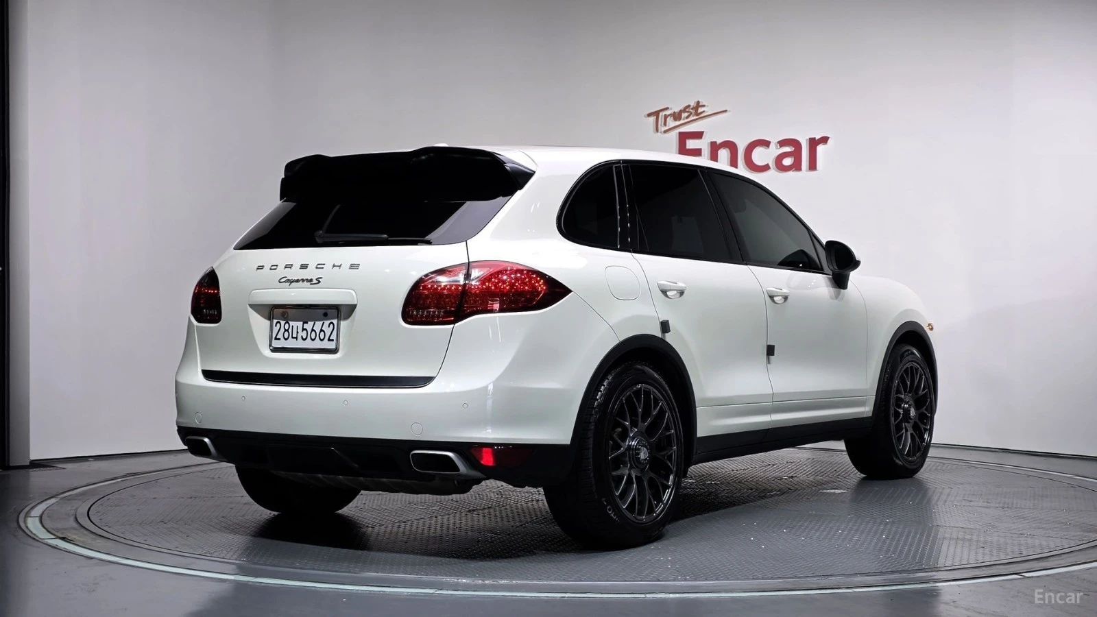 Porsche Cayenne 4.8S* КОЖА* ПОДГРЕВ* ПАНО* КАМЕРА* АВТОКРЕДИТ, снимка 2 - Автомобили и джипове - 55662397