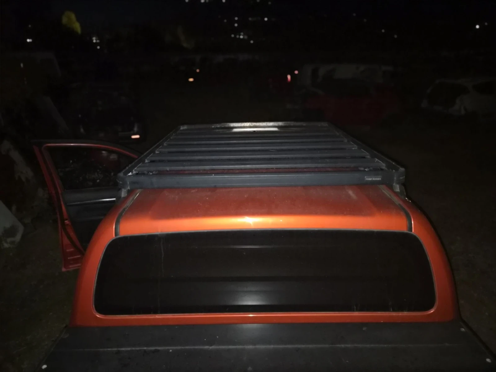 Toyota Hilux 2.4 D, снимка 13 - Автомобили и джипове - 56728848
