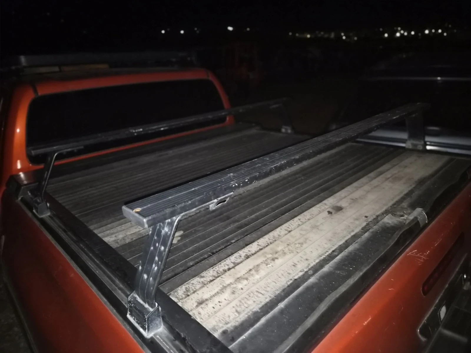 Toyota Hilux 2.4 D, снимка 12 - Автомобили и джипове - 56728848