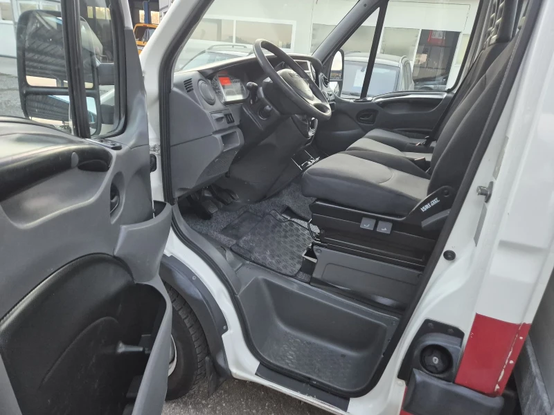 Iveco Daily 3.0, снимка 7 - Бусове и автобуси - 48057948