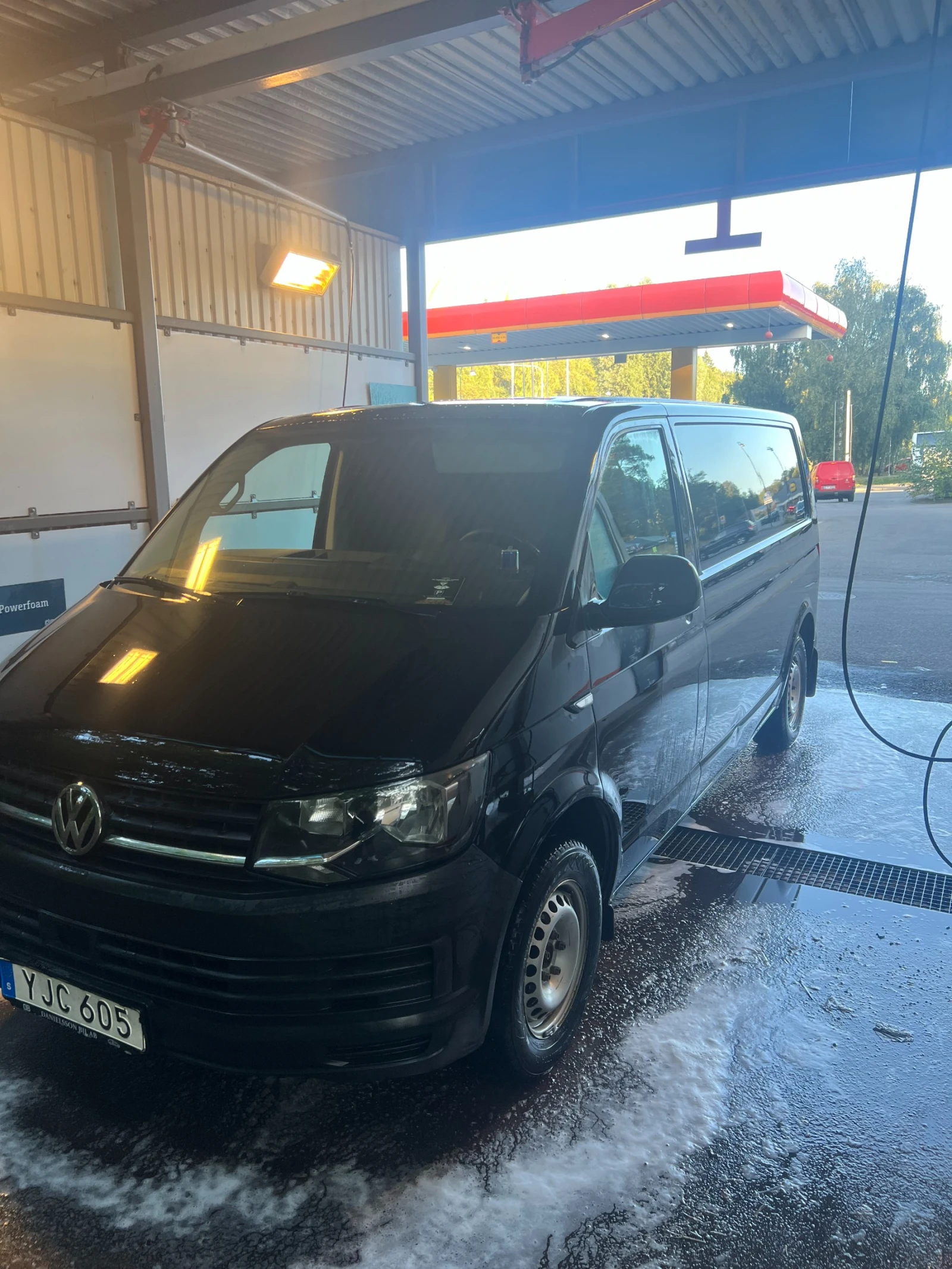 VW Transporter 2.0 TDI - изображение 2