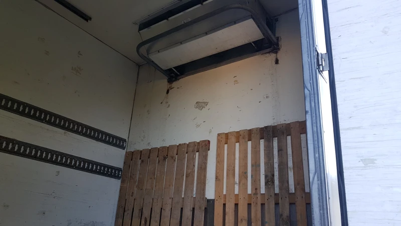 Mercedes-Benz 1824, снимка 6 - Камиони - 52260965