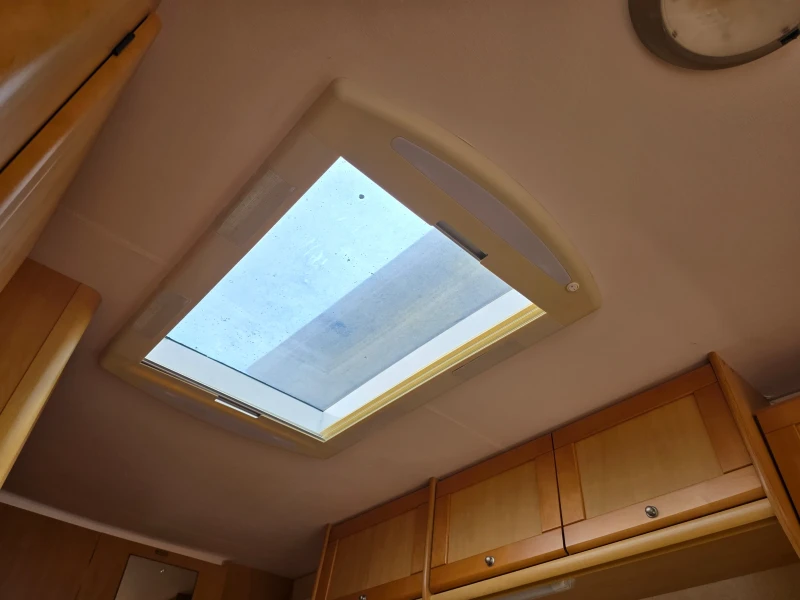 Каравана ABI RANGER 500 5 местна, снимка 17 - Каравани и кемпери - 53296513