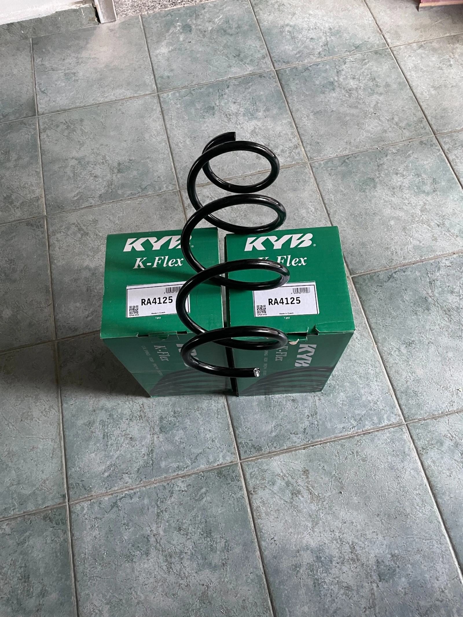 НОВИ пружини KYB - RA 4125 VW SKODA