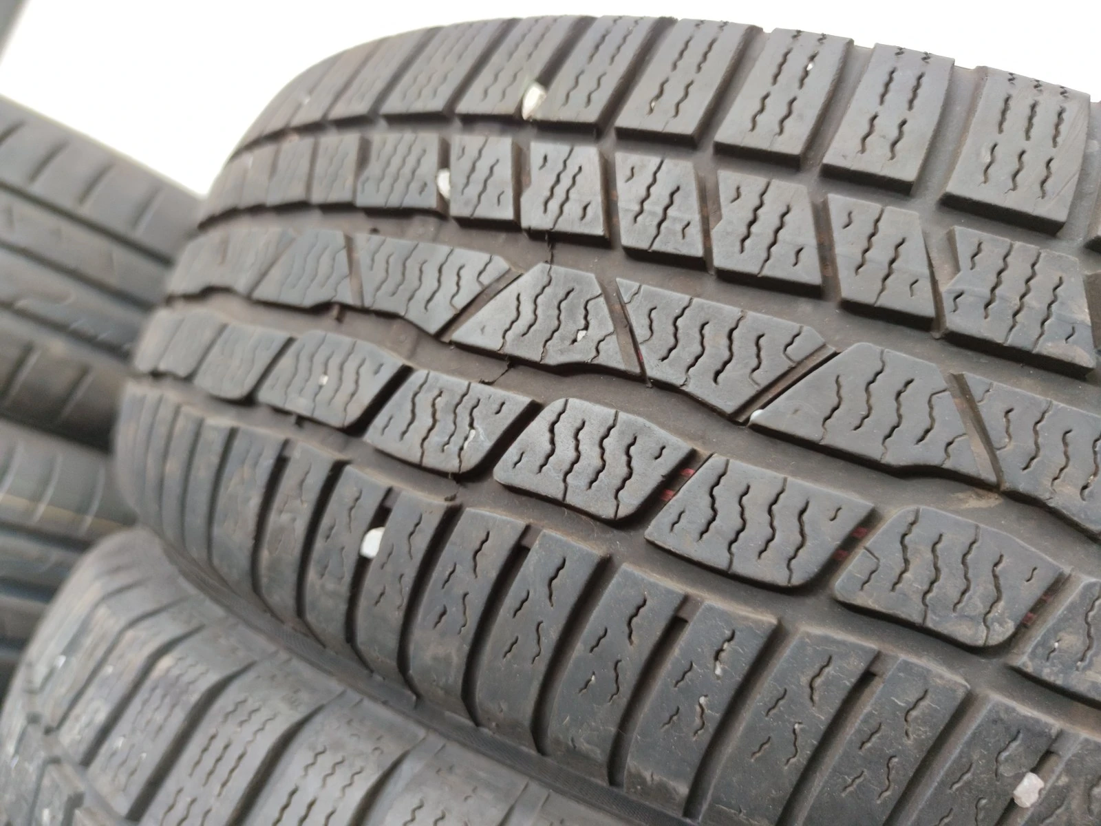 Гуми Зимни 205/60R16