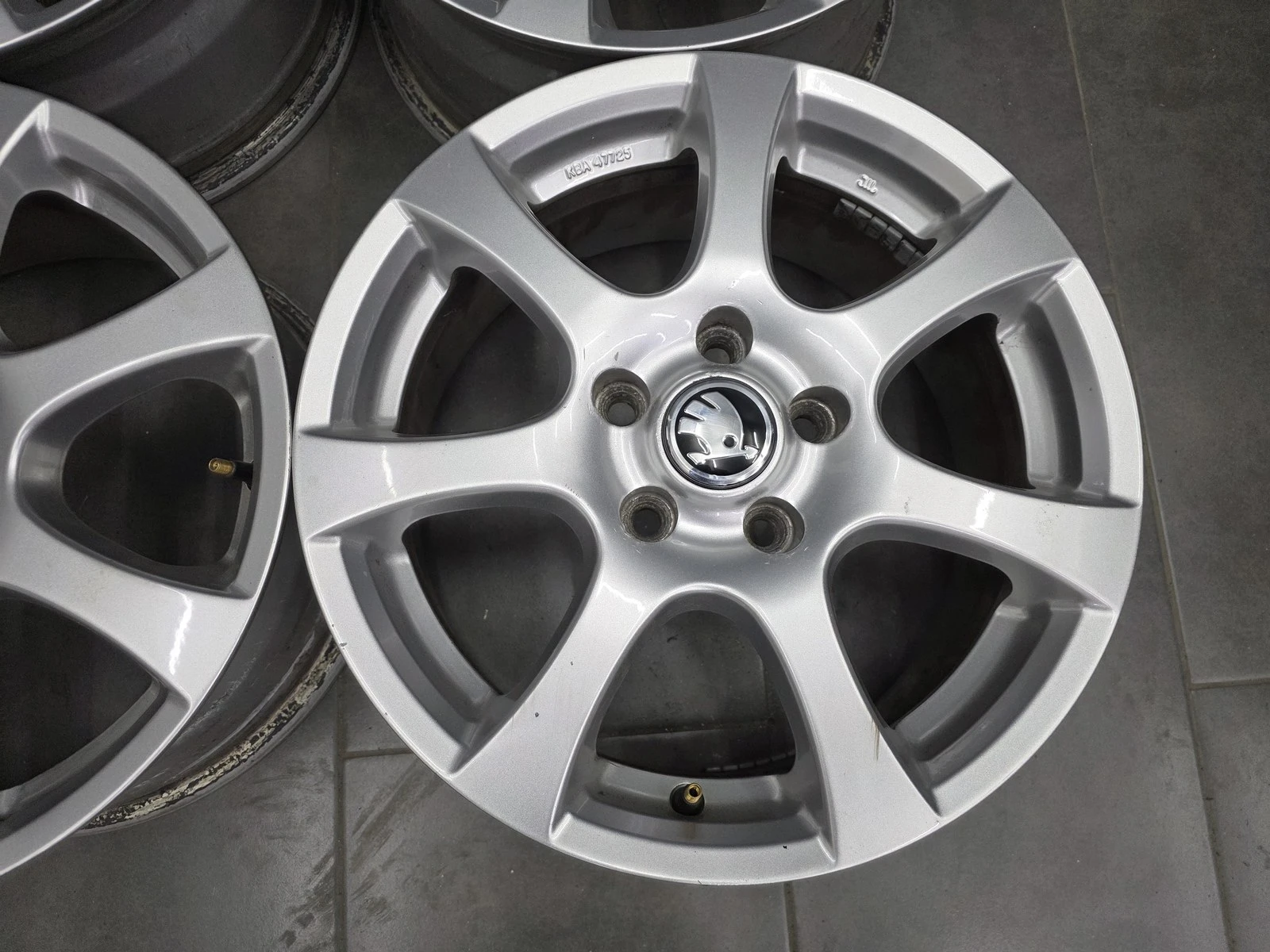 Джанти за Skoda, снимка 8 - Гуми и джанти - 56719495