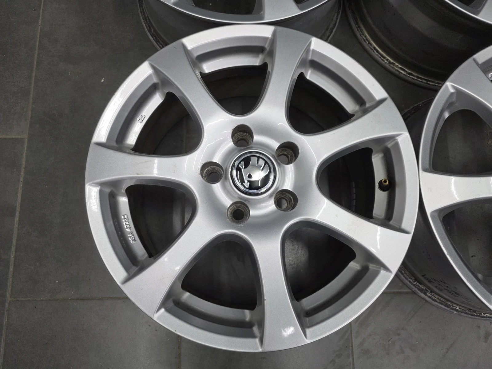 Джанти за Skoda, снимка 7 - Гуми и джанти - 56719495