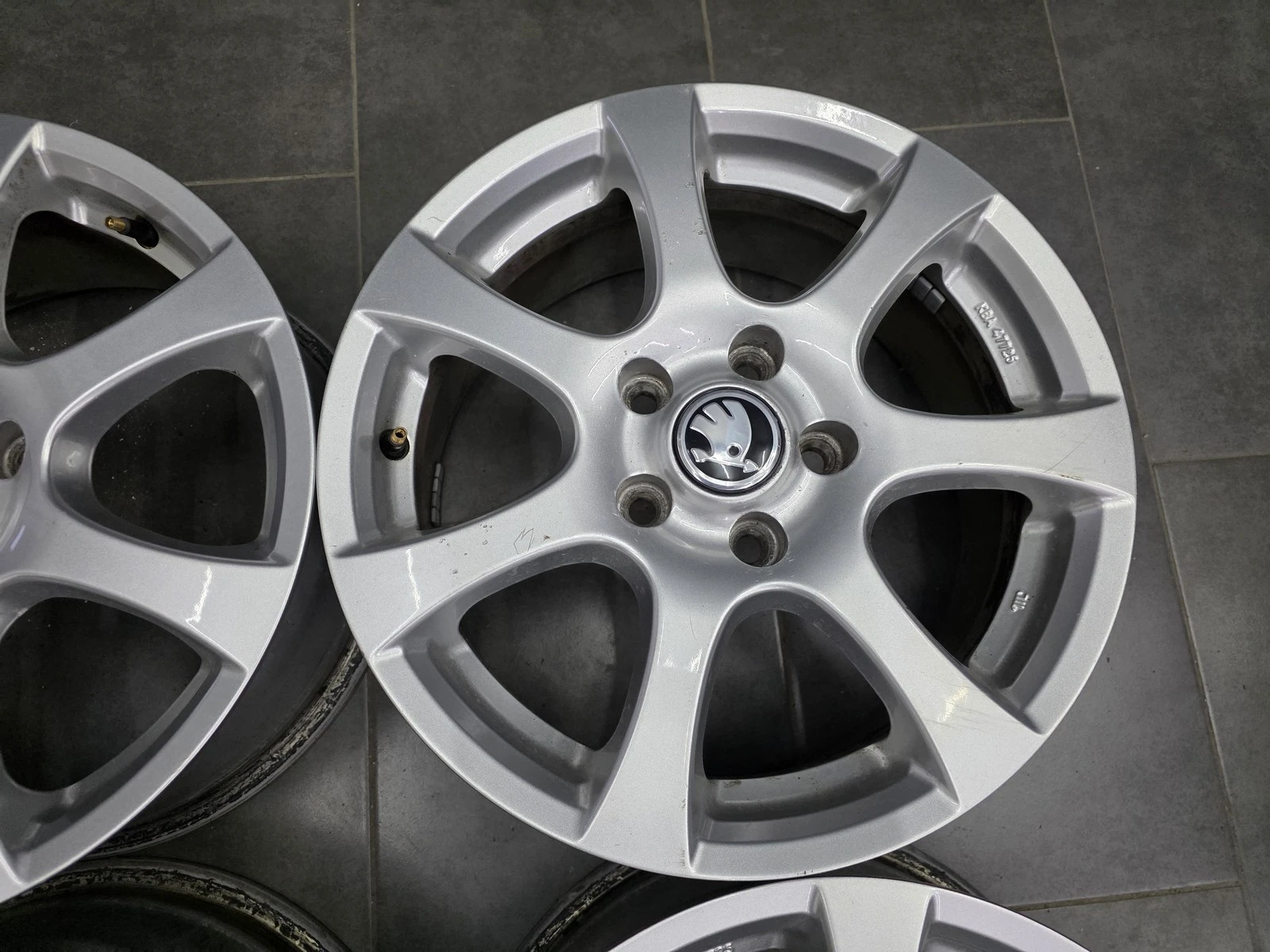 Джанти за Skoda, снимка 6 - Гуми и джанти - 56719495