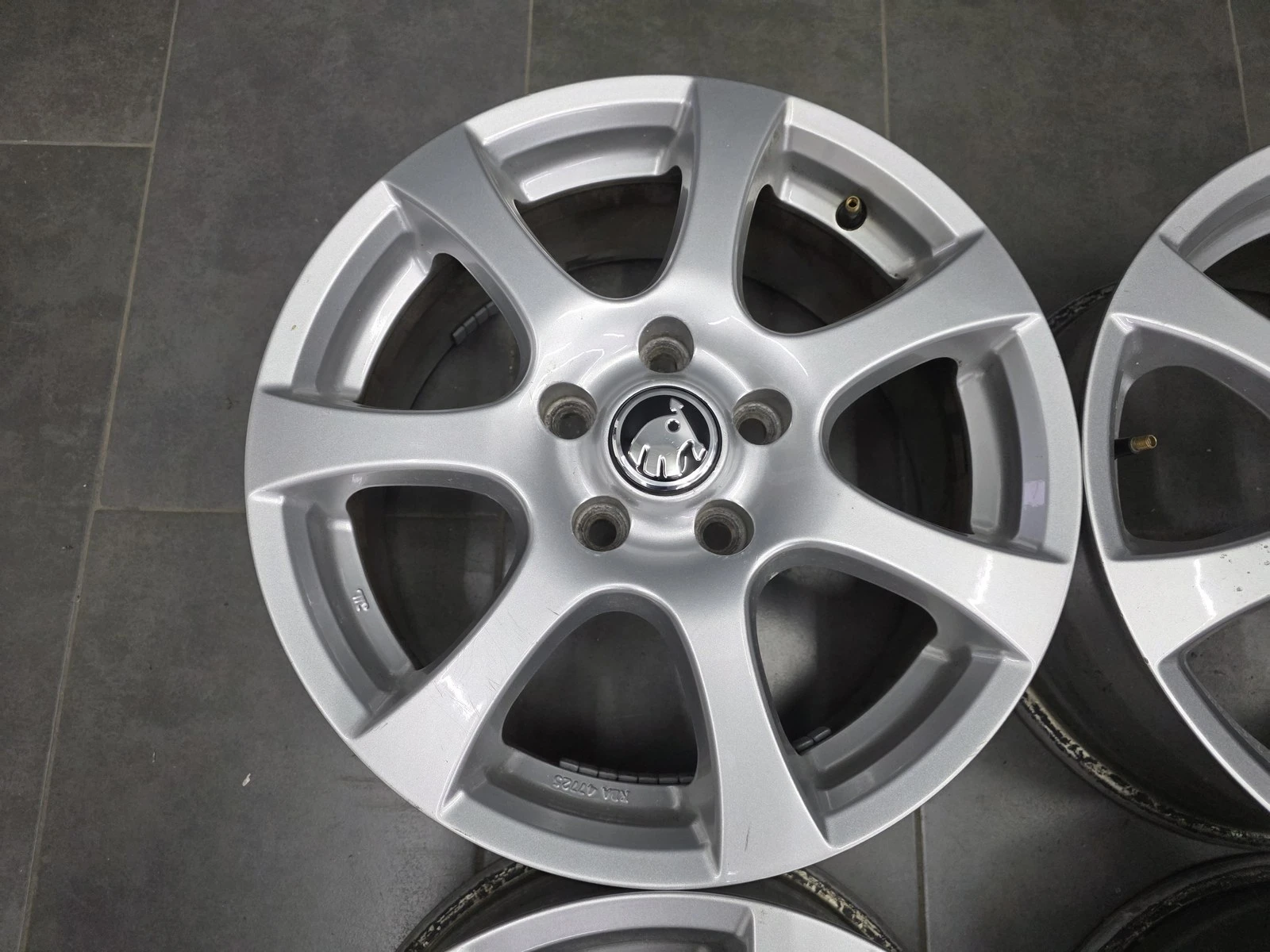 Джанти за Skoda, снимка 5 - Гуми и джанти - 56719495