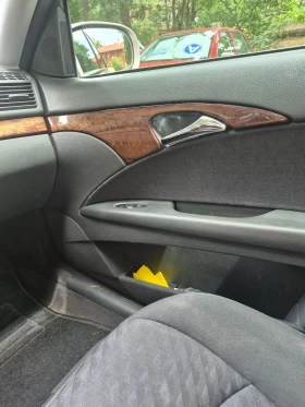 Mercedes-Benz E 200, снимка 11