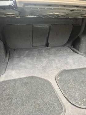 Mercedes-Benz E 200, снимка 17