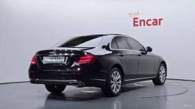 Mercedes-Benz E 300 * Exclusive* ПАНО* KEYLESS* Camera* ПОДГРЕВ* , снимка 2