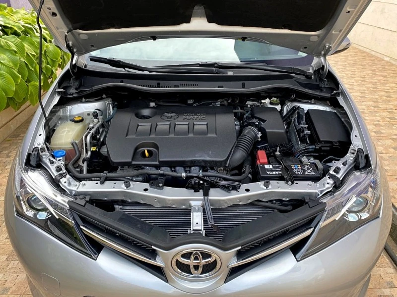 Toyota Auris 1.6*Швейцария, снимка 12 - Автомобили и джипове - 42023256