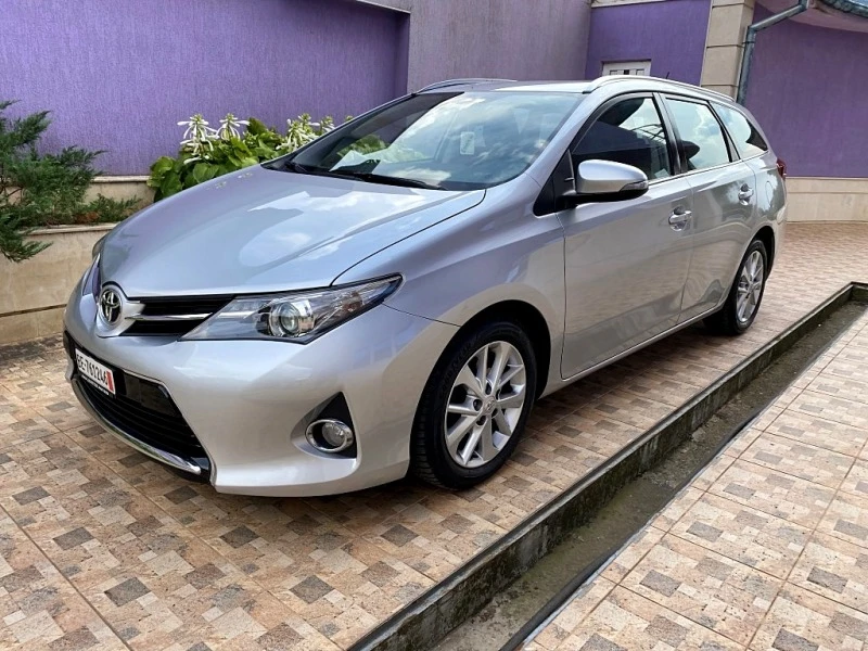 Toyota Auris 1.6*Швейцария, снимка 1 - Автомобили и джипове - 42023256