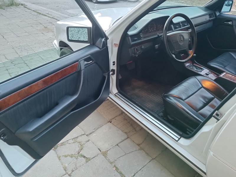 Mercedes-Benz E 320, снимка 10 - Автомобили и джипове - 46749414