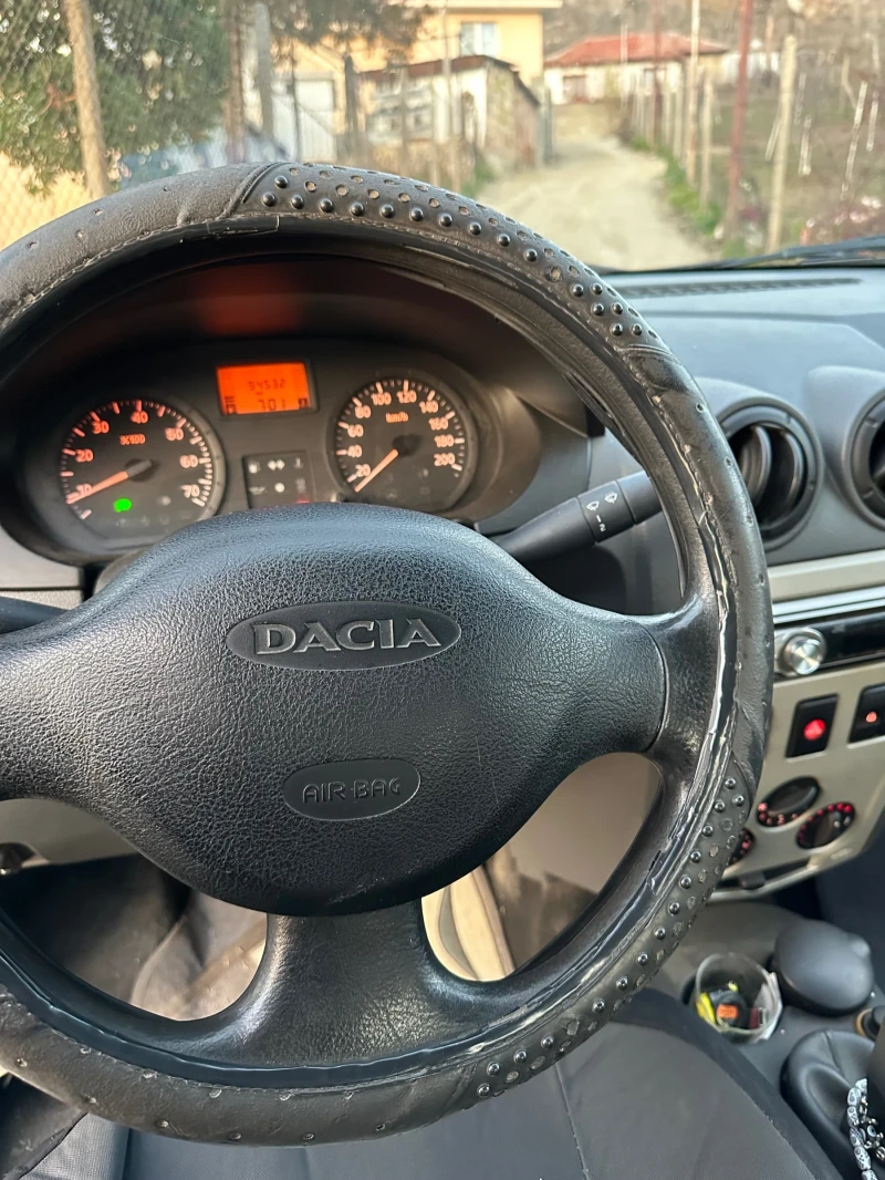 Dacia Logan, снимка 6 - Автомобили и джипове - 48537259