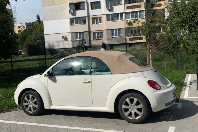 VW Beetle cabrio, снимка 1 - Автомобили и джипове - 49280653