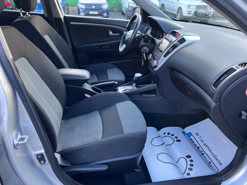 Kia Ceed 1.6 CRDI Facelift Автоматик Навигация Климатроник , снимка 15 - Автомобили и джипове - 51751776