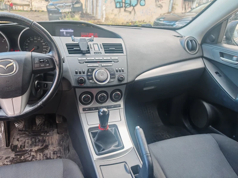 Mazda 3, снимка 10 - Автомобили и джипове - 52521924