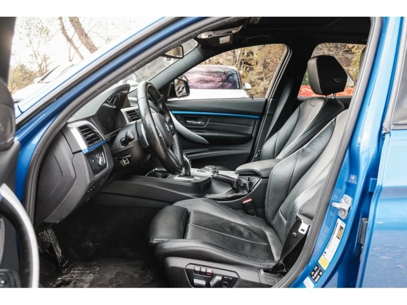 BMW 330 * 330i xDrive| Clean Carfax| M Sport| Carplay| Bli, снимка 6 - Автомобили и джипове - 52804846