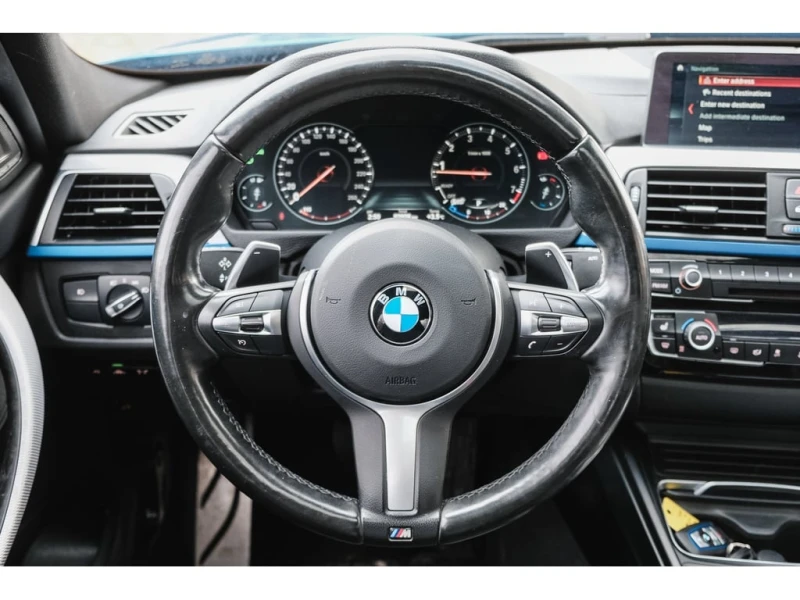 BMW 330 * 330i xDrive| Clean Carfax| M Sport| Carplay| Bli, снимка 8 - Автомобили и джипове - 52804846