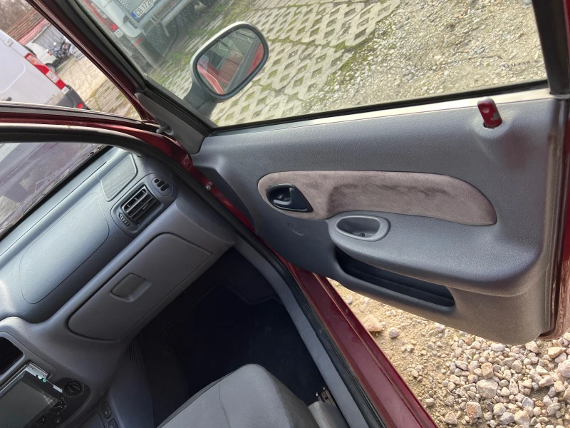 Renault Clio, снимка 11 - Автомобили и джипове - 53589476