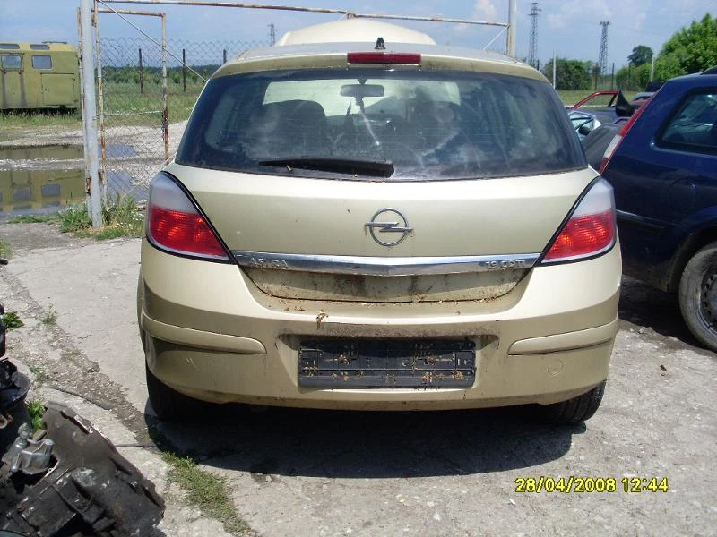 Opel Astra 1.9cdti, снимка 2 - Автомобили и джипове - 10653413