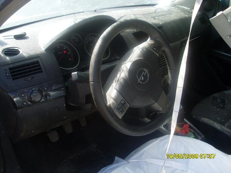 Opel Astra 1.9cdti, снимка 8 - Автомобили и джипове - 10653413