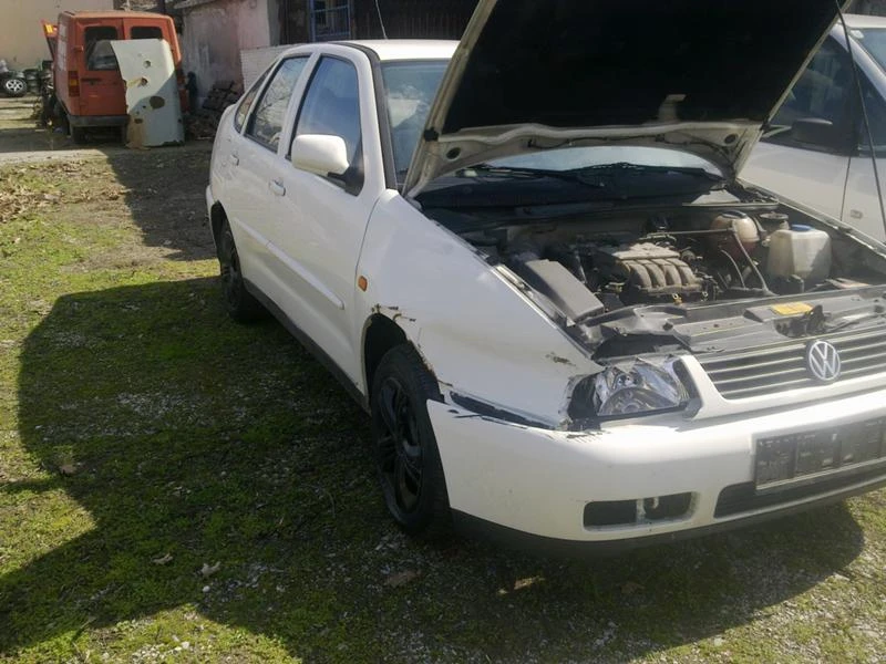 VW Polo 1.6, снимка 5 - Автомобили и джипове - 37742360