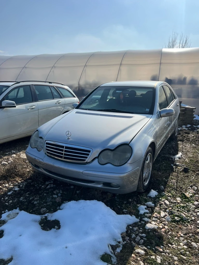 Mercedes-Benz C 220 CDI, снимка 4 - Автомобили и джипове - 48999114