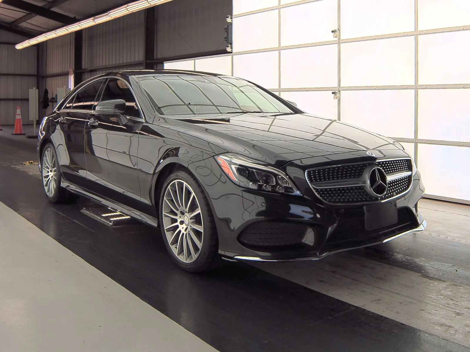 Mercedes-Benz CLS 400 AMG PACK* HARMAN* OBDUH* PANO* KEYLESS GO*  - изображение 4