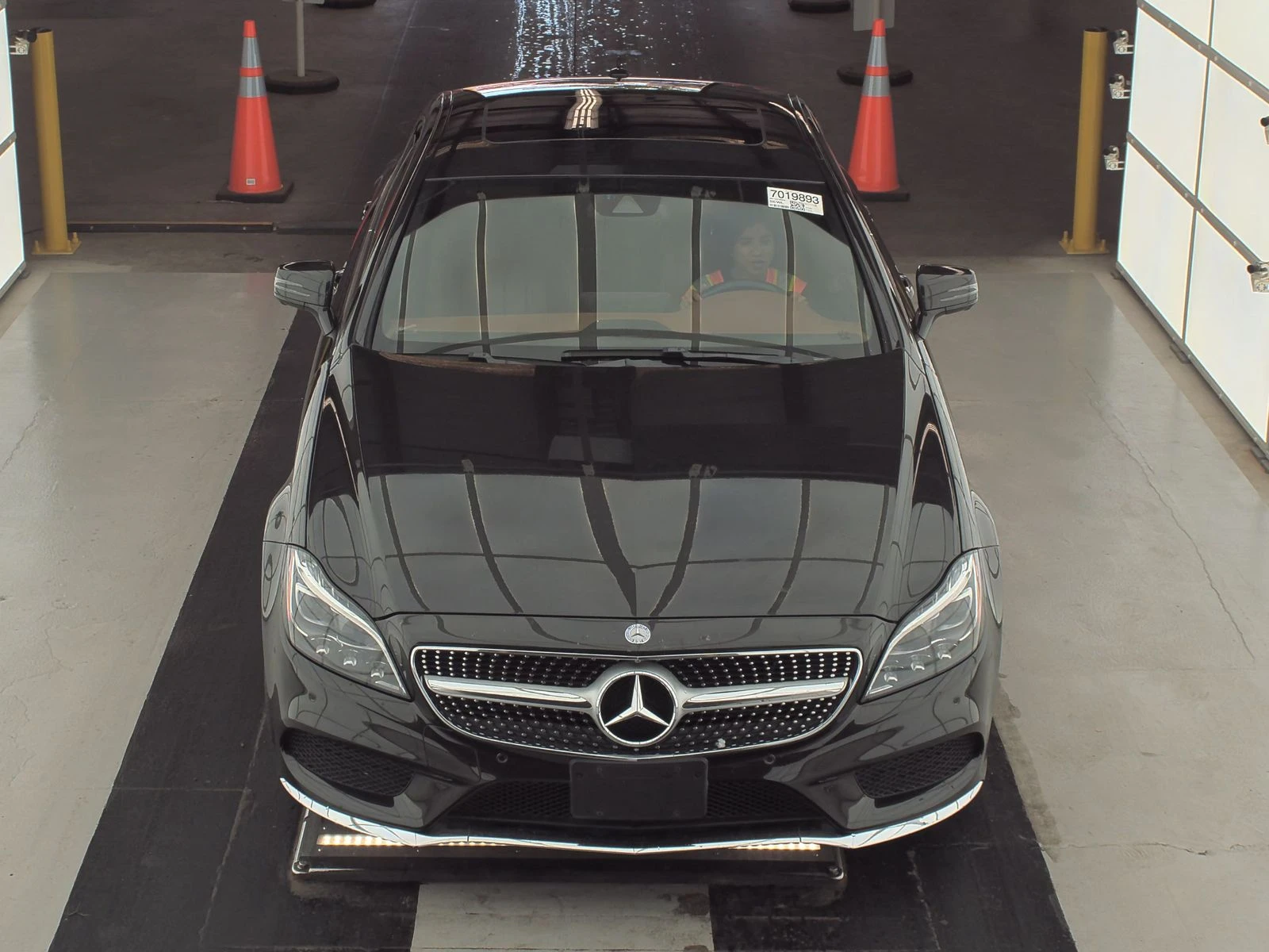 Mercedes-Benz CLS 400 AMG PACK* HARMAN* OBDUH* PANO* KEYLESS GO*  - изображение 2