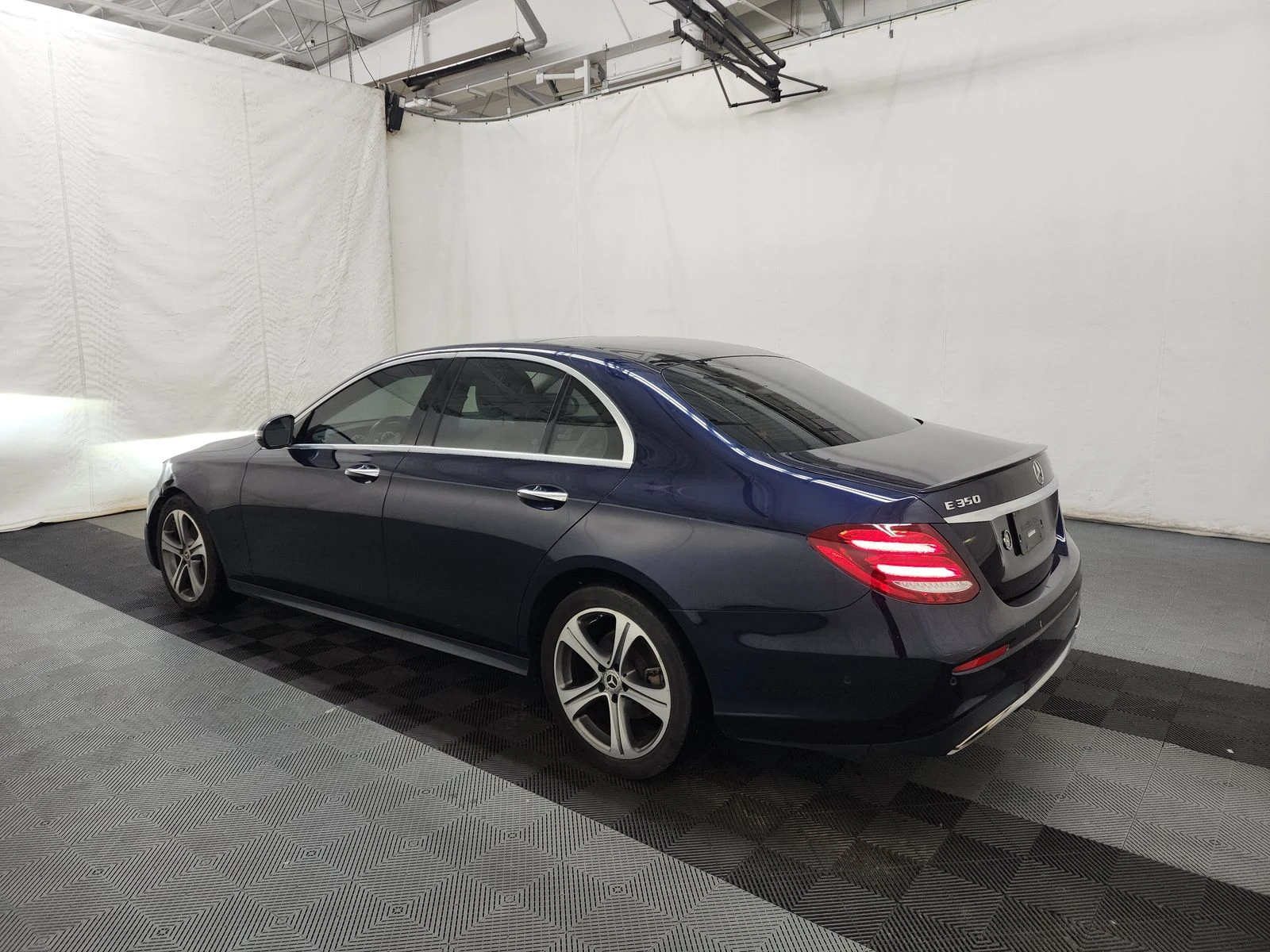 Mercedes-Benz E 350 burmester* multibeam led* Parking Assist* Head-Up* - изображение 5