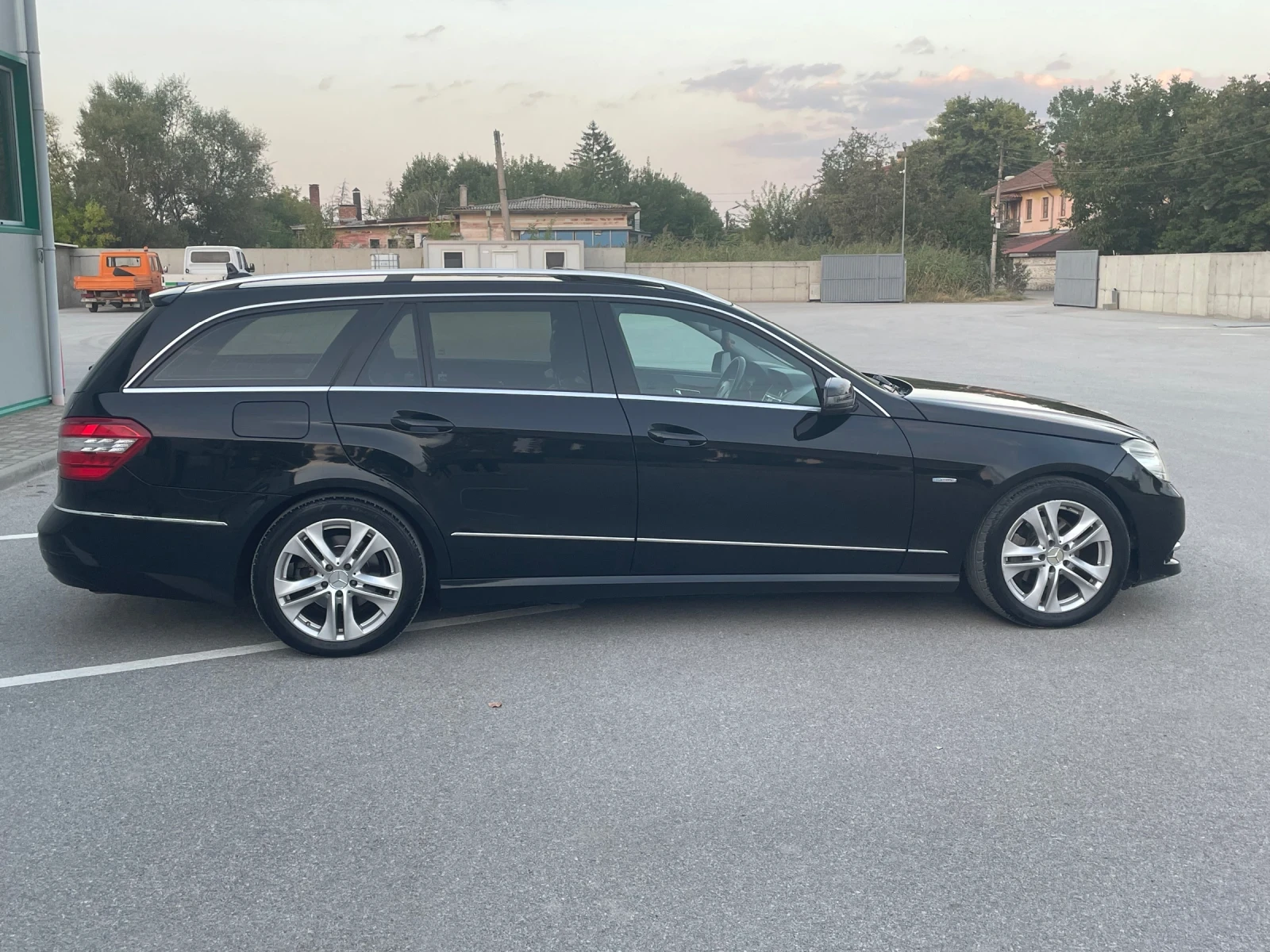 Mercedes-Benz E 220  - изображение 7