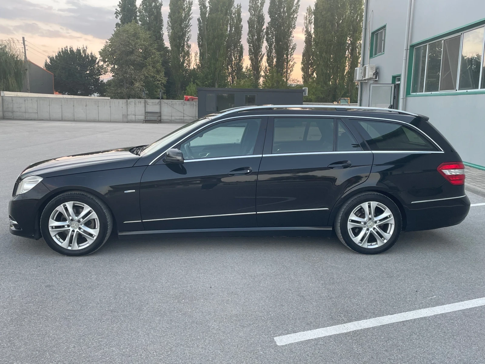Mercedes-Benz E 220  - изображение 6