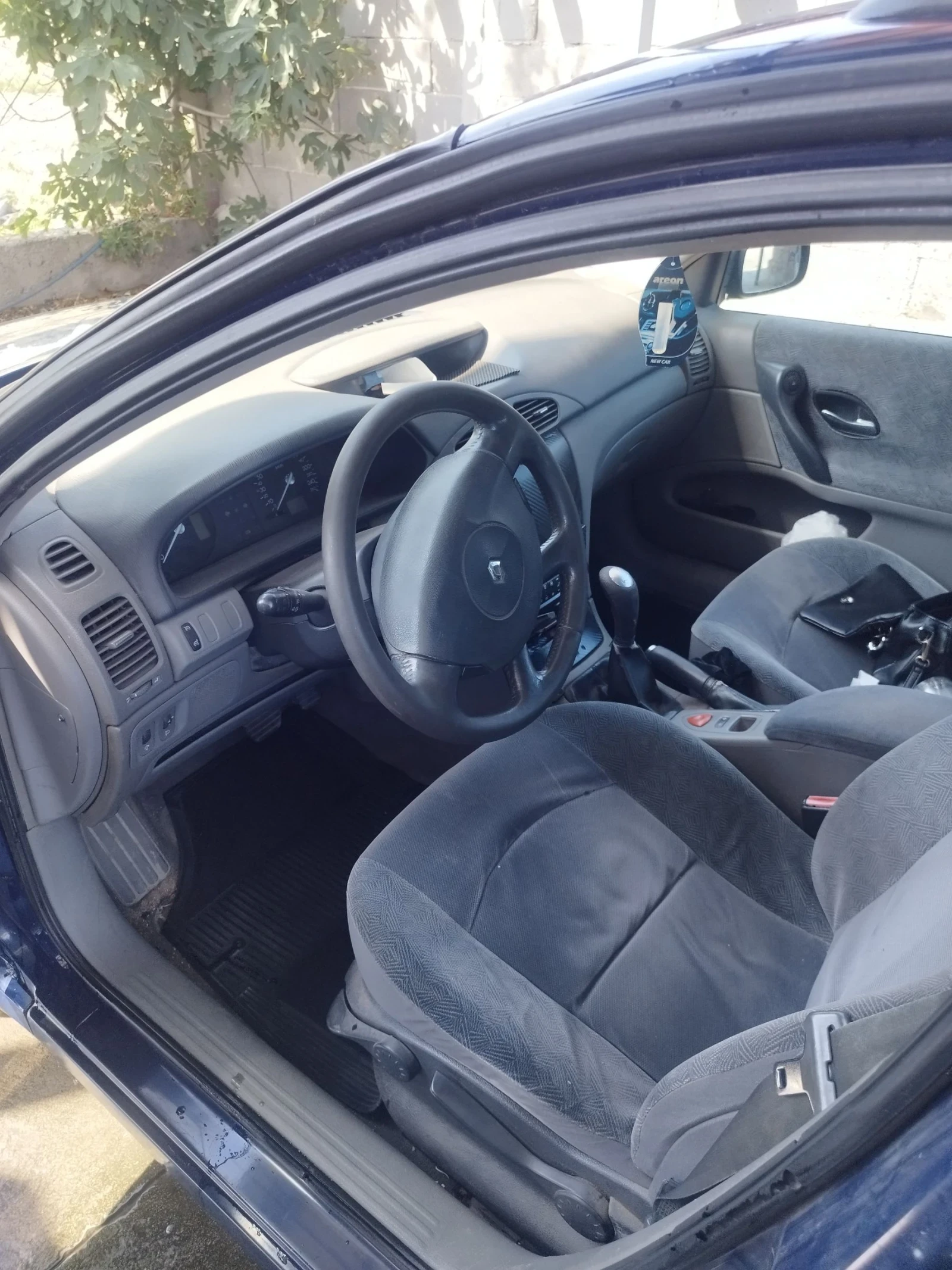 Renault Laguna 1.8 - изображение 2