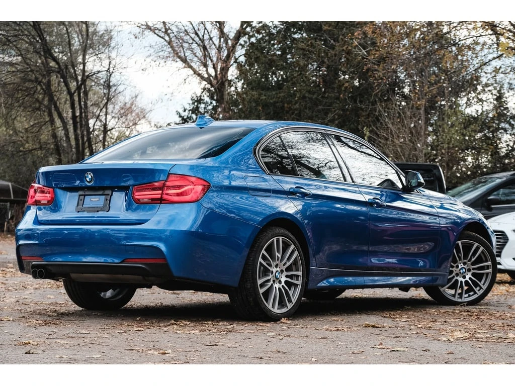 BMW 330 * 330i xDrive| Clean Carfax| M Sport| Carplay| Bli - изображение 4