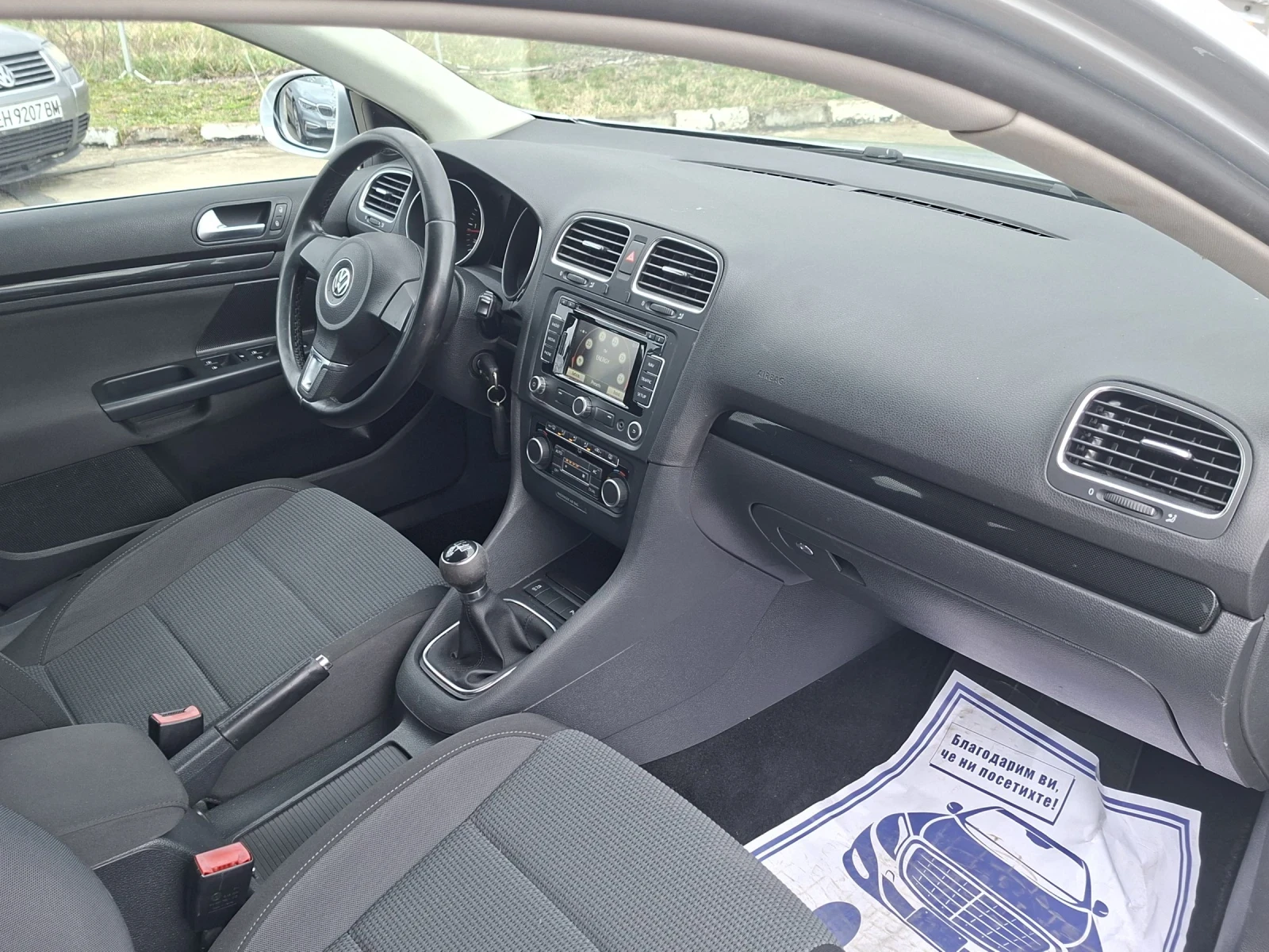 VW Golf 1.6TDi 105кс. Bluemotion, снимка 8 - Автомобили и джипове - 53915271