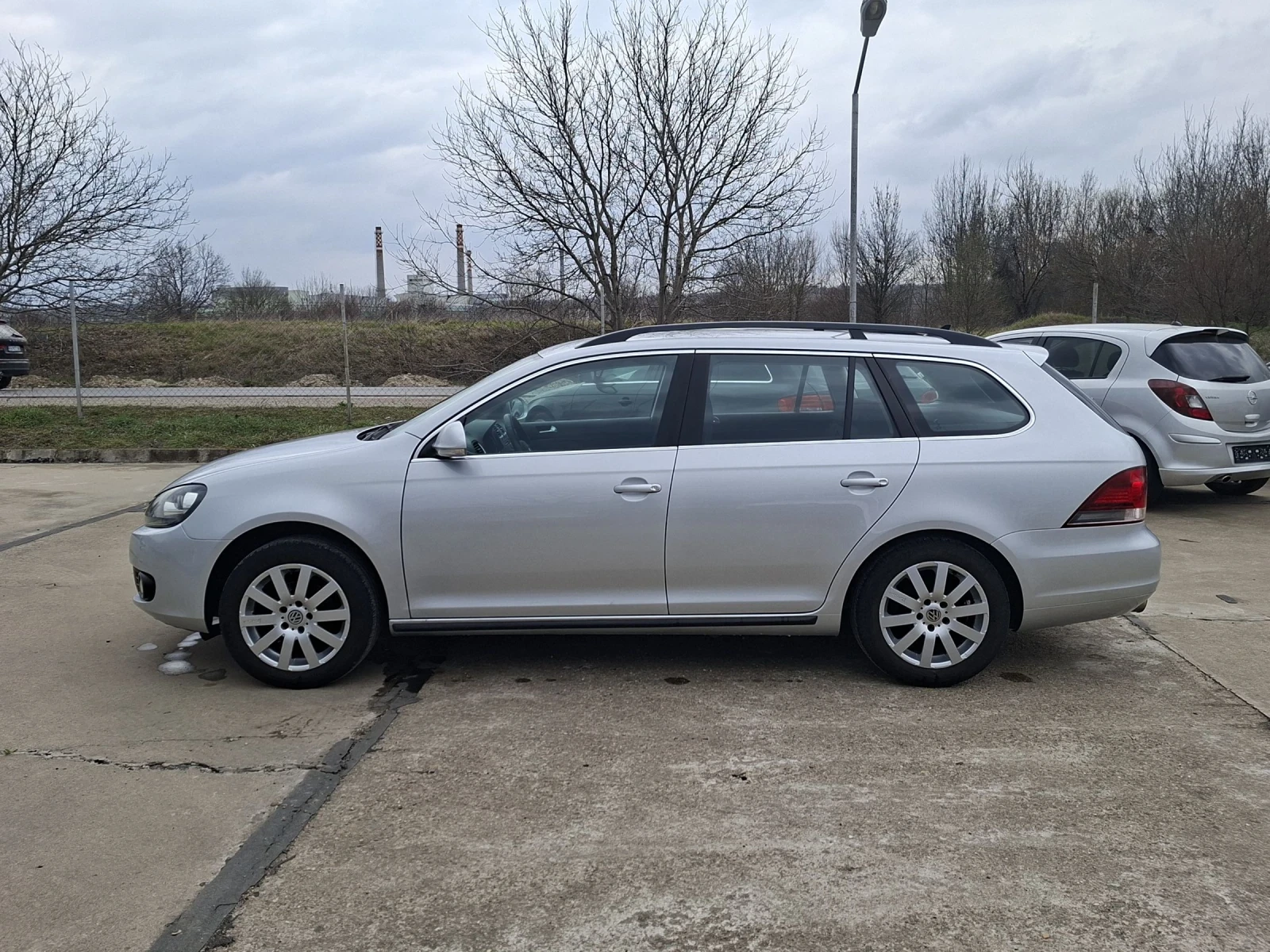 VW Golf 1.6TDi 105кс. Bluemotion, снимка 3 - Автомобили и джипове - 53915271
