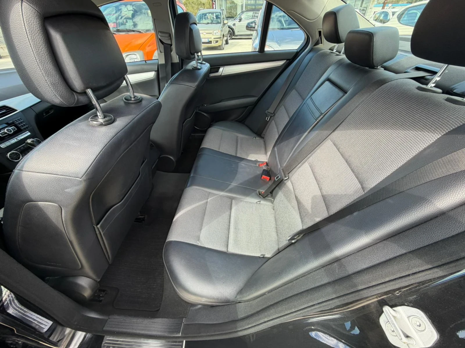 Mercedes-Benz C 250 CDI AMG-PAKET 4-MATIC, снимка 10 - Автомобили и джипове - 53921301