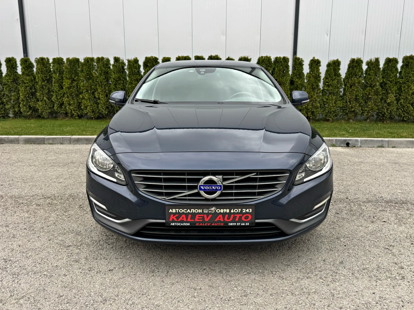 Volvo V60 2.4D5 AWD/215к.с/Facelift/ШВЕЙЦАРИЯ!!!, снимка 2 - Автомобили и джипове - 54001348
